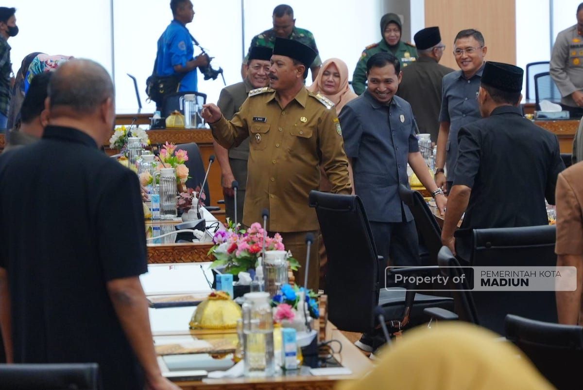 Foto 8 dari 8: Pembahasan Raperda APBD 2024 Berlanjut, Tujuh Fraksi Sampaikan Pemandangan Umum Pada Sidang Paripurna