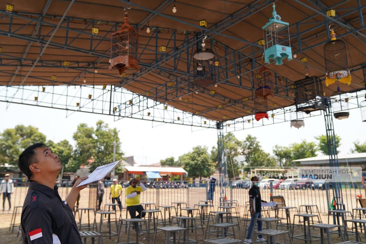 Foto 2 dari 9: Hadiri Lomba Burung Berkicau, Wali Kota Apresiasi Panitia Turut Ramaikan Lapak Mojorejo