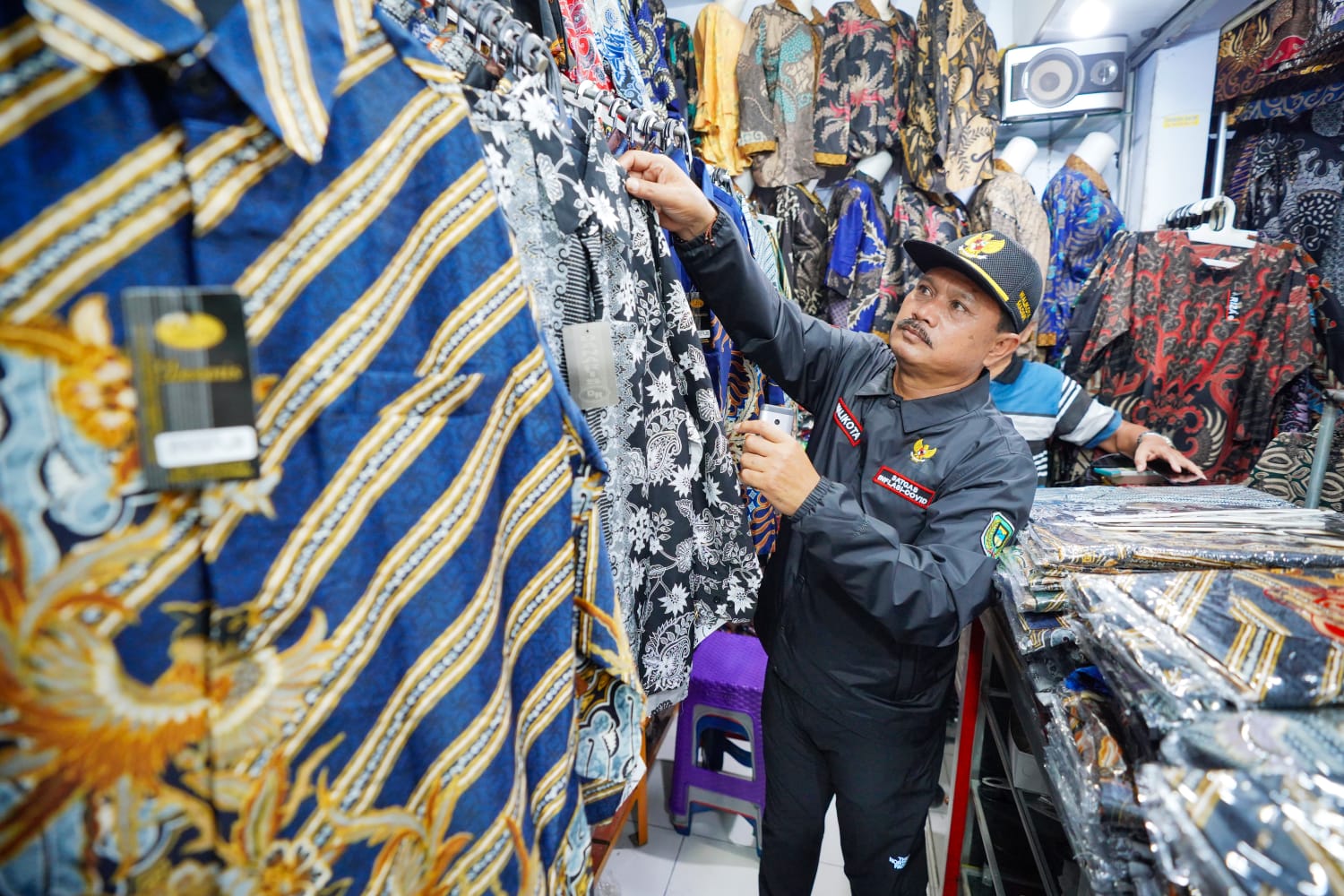 Foto 9 dari 10: Buka Madiun Market Fashion Shopping Festival, Wali Kota Harap Pasar Makin Ramai