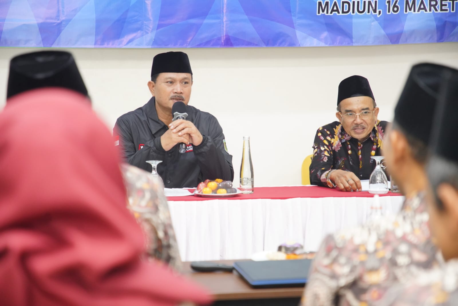 Foto 2 dari 6: Hadiri Pengukuhan Pengurus BWI Kota Madiun, Wali Kota Amanatkan Bantu Masjid yang Belum Diwakafkan