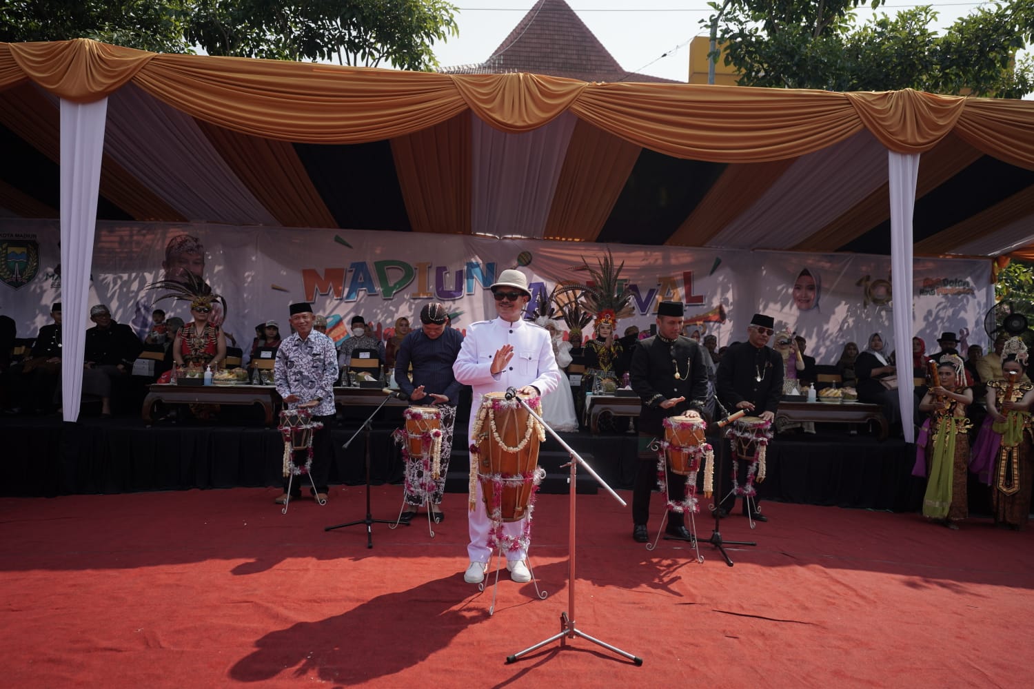 Foto 1 dari 14: Buka Madiun Carnival Harmoni Budaya Nusantara, Wali Kota Harap Jadi Moment Berkesan Hari Jadi ke-105
