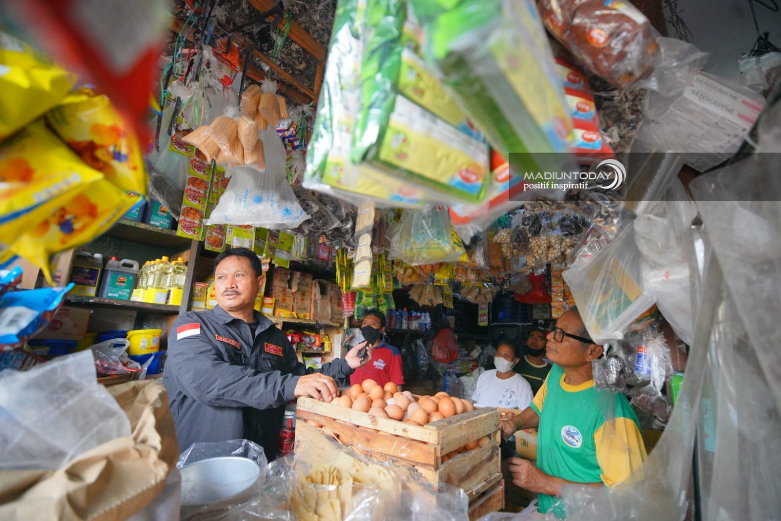 Foto 1 dari 10: Subsidi Pasar Makin Meluas, Wali Kota : Pemerataan Harga Untuk Selamatkan Pedagang