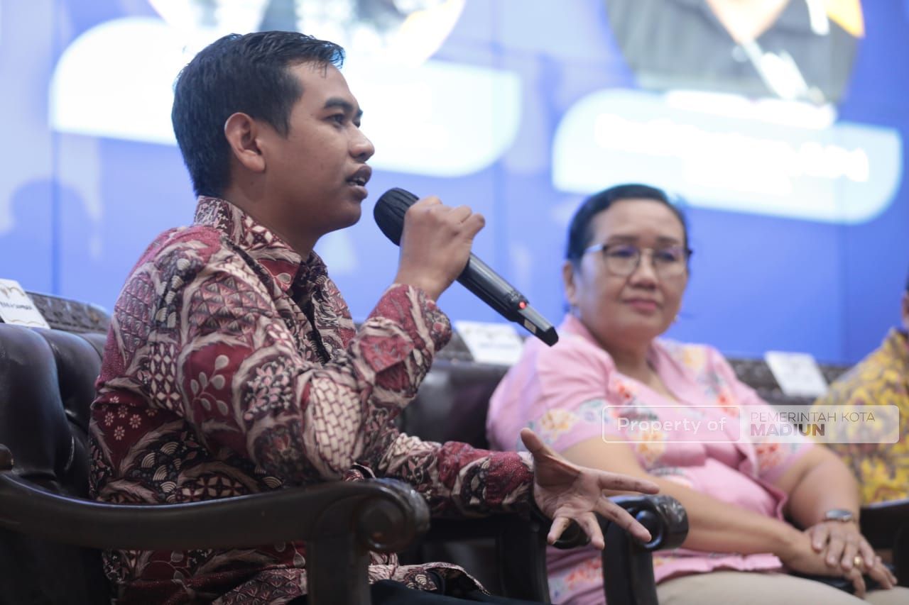 Foto 6 dari 10: Sarasehan Organisasi Masyarakat Sipil, Wali Kota Harap Peran OMS Semakin Meningkat ke Depan
