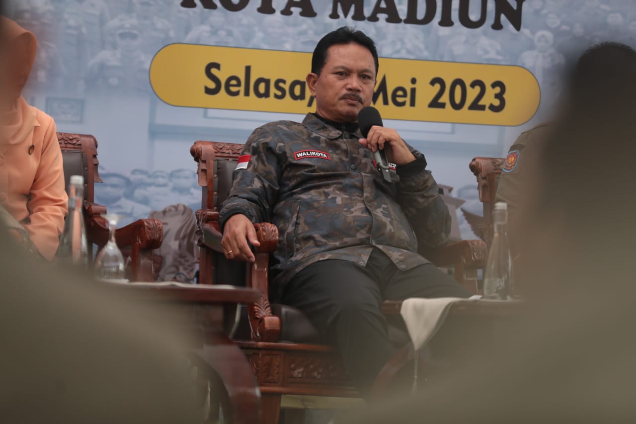 Foto 7 dari 12: Gelar Pembinaan Peningkatan Kinerja Pelayanan Publik, Wali Kota Harap Satpol PP dan Damkar Optimal Berikan Pelayanan