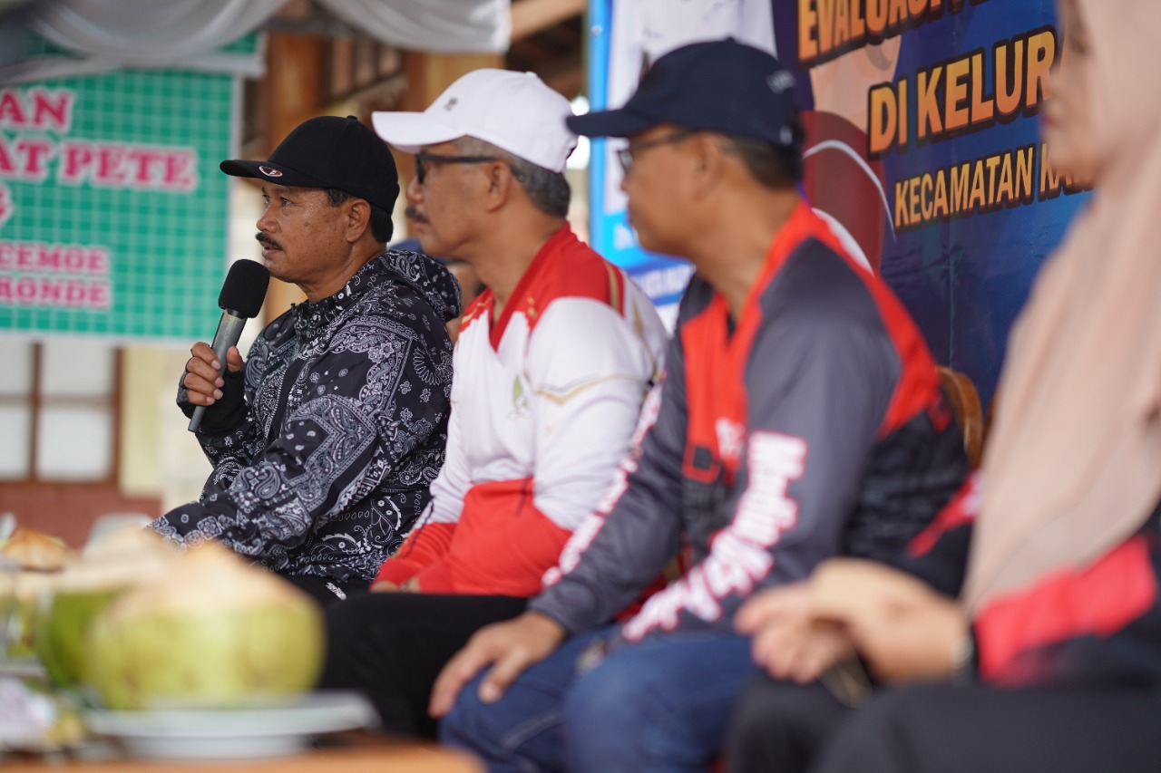 Foto 7 dari 10: Gowes Di Kartoharjo, Wali Kota Cek Progres Pavingisasi Hingga Proyek Ternak Lebah Madu