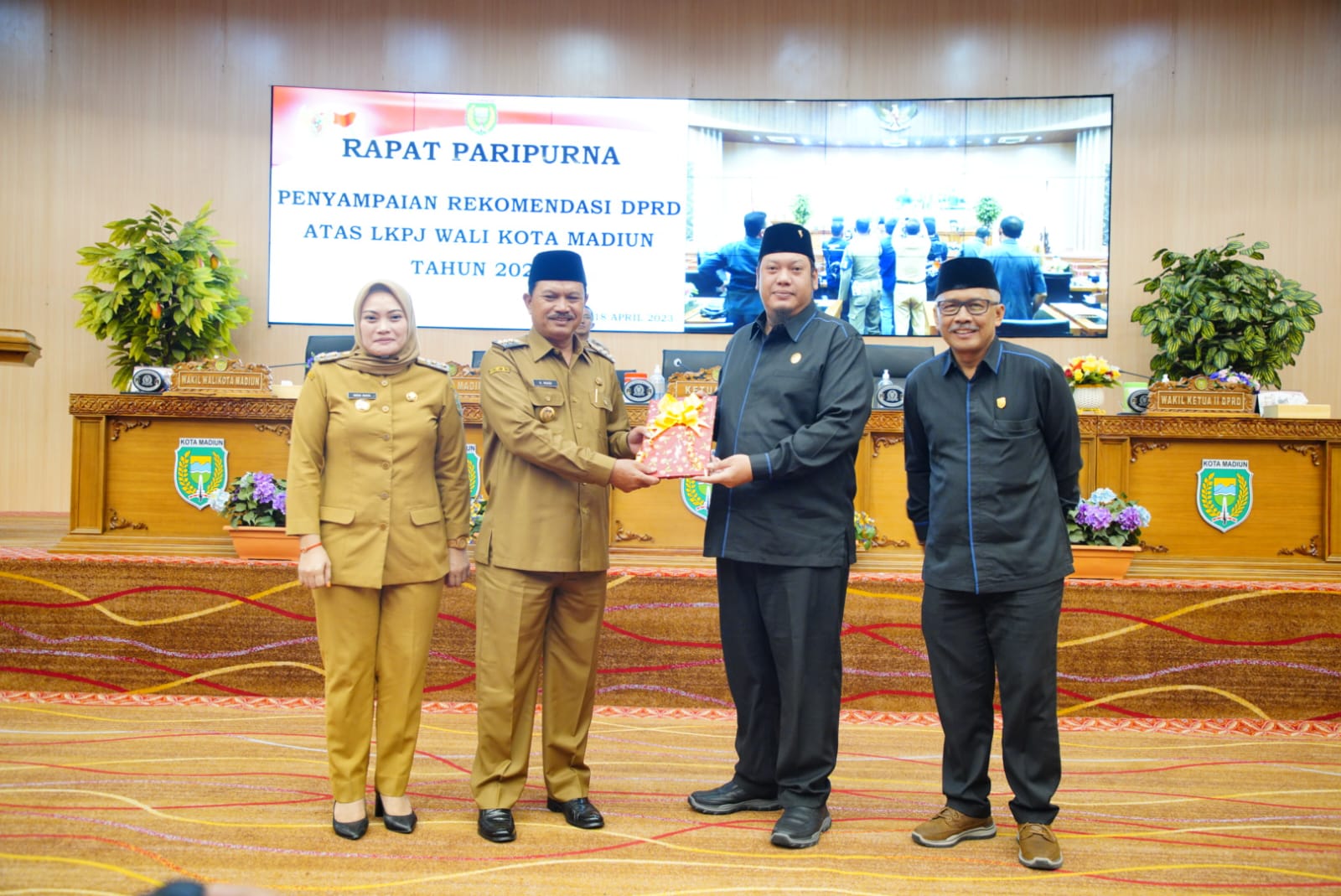 Foto 6 dari 10: Rapat Paripurna Lanjutan LKPj Wali Kota TA 2022, Wali Kota Apresiasi Rekomendasi Wakil Rakyat