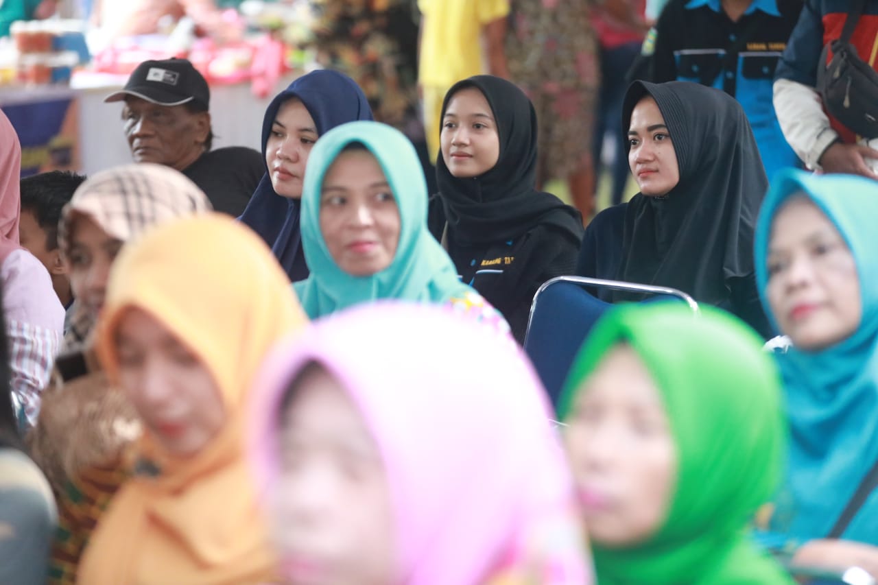 Foto 7 dari 13: Buka Bazar Ramadan Kecamatan Manguharjo, Wali Kota: Ramadan Semua Harus Bahagia