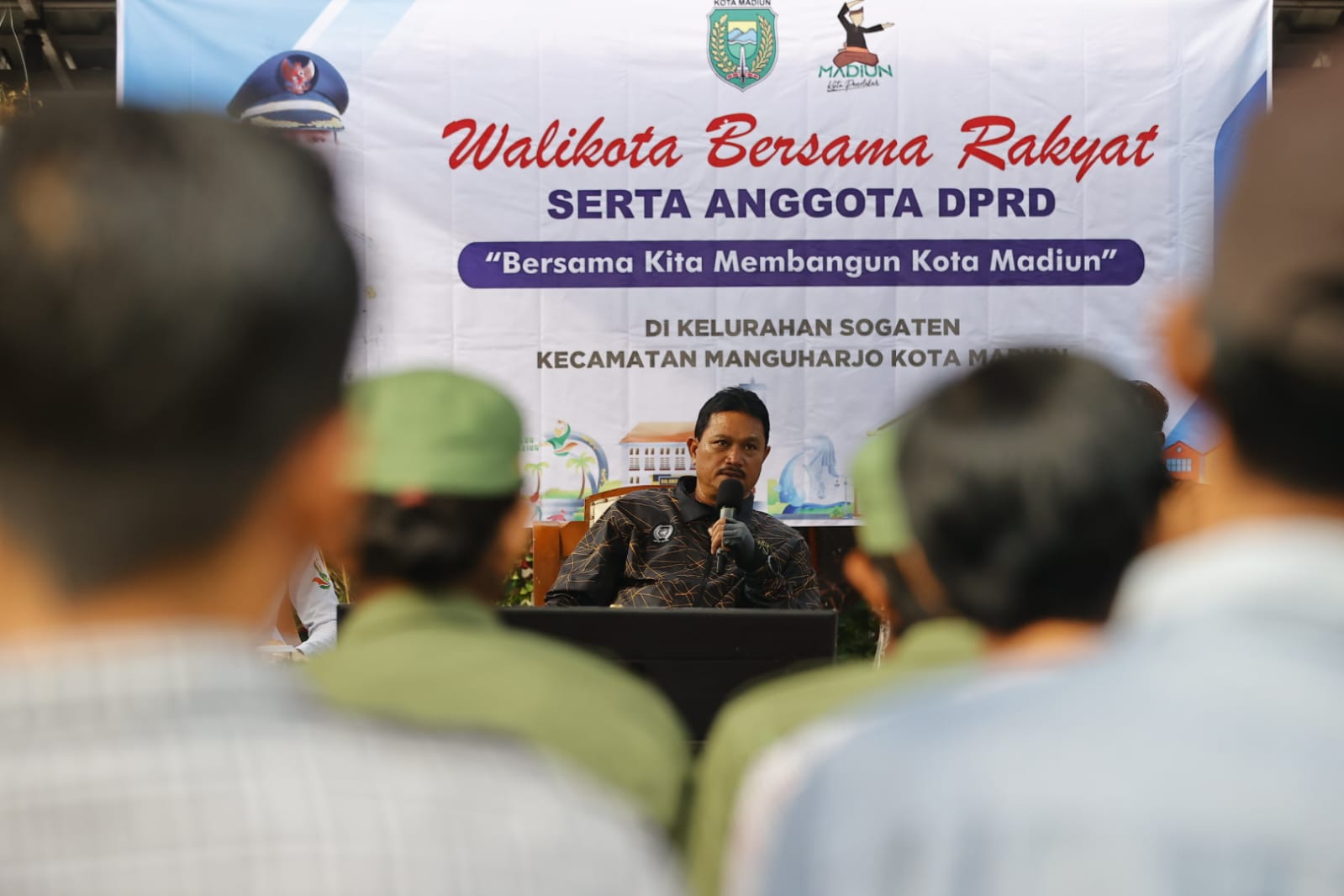 Foto 2 dari 11: Gowes Tiga Kelurahan, Wali Kota Kumpulkan PR Pembangunan Hingga Ke Gang Kecil