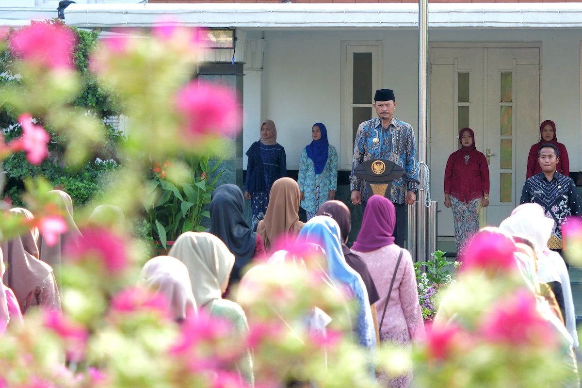 Foto 13 dari 26: Peringati Hari Ibu Ke-95, Wali Kota Gelar Upacara Bendera Hingga Perayaan Bersama Organisasi Wanita Kota Pendekar