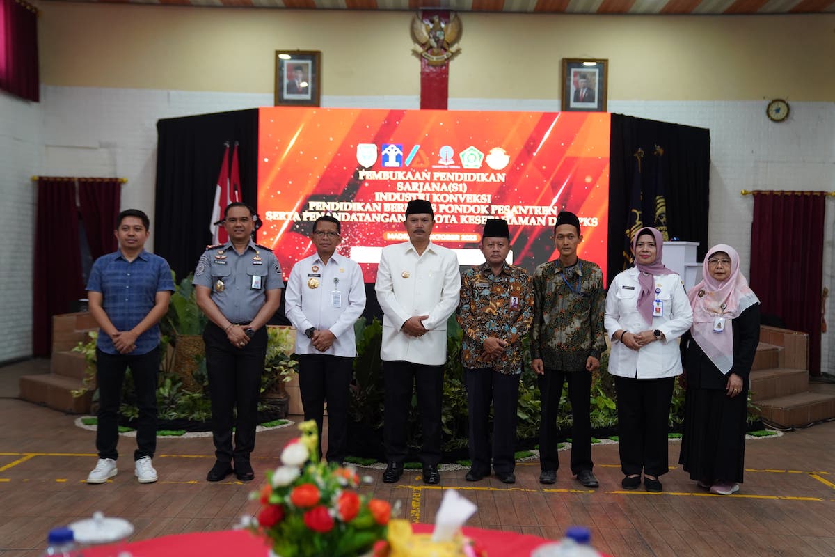 Foto 5 dari 9: Sah, Pemkot Madiun Kuliahkan 20 Napi, Fasilitasi Laptop dan Gratis Biaya Sampai Wisuda