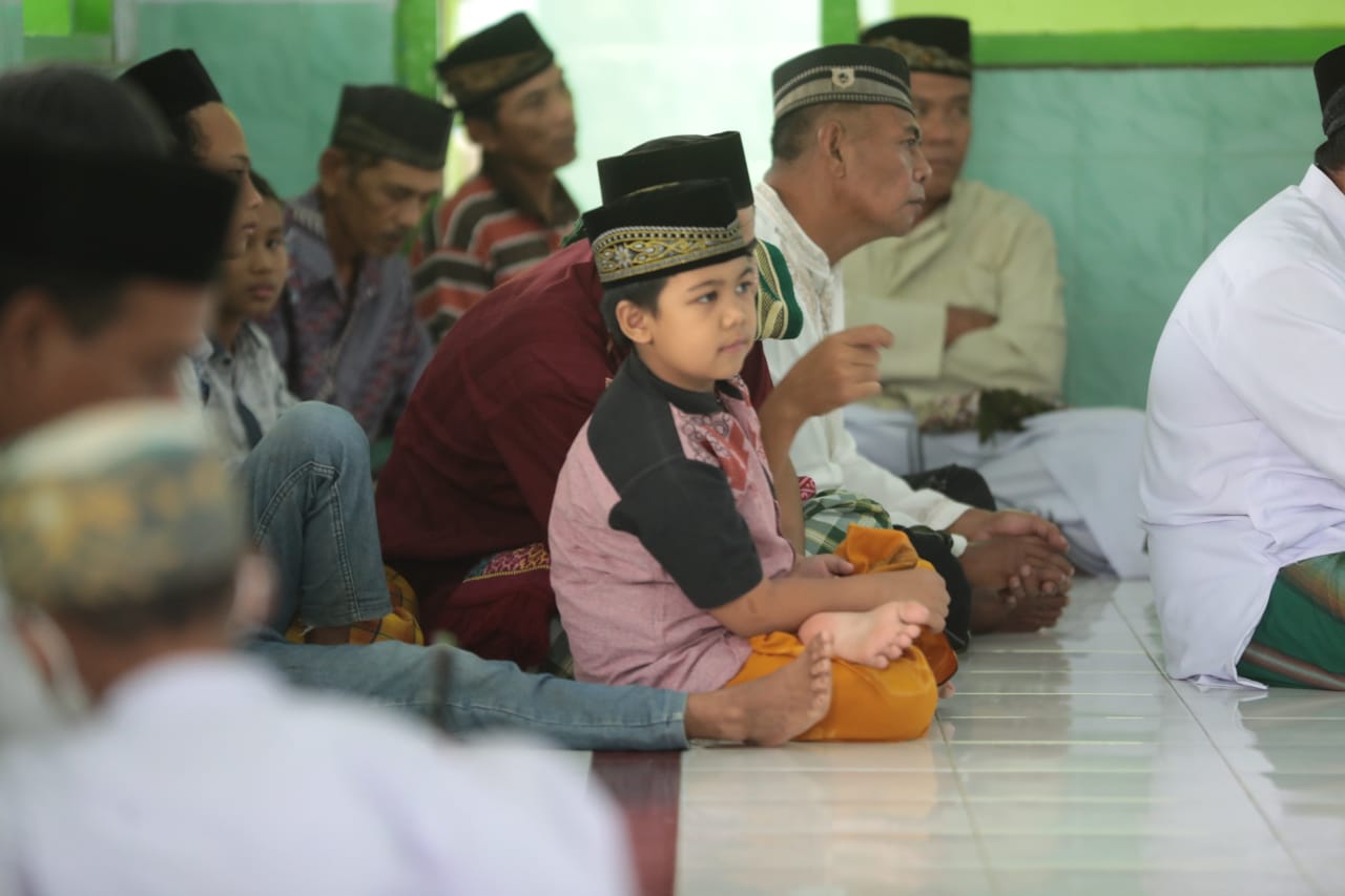 Foto 6 dari 10: Salat Jum’at di Masjid Ar-Rohman, Wali Kota Persilahkan Jamaah Sampaikan Usulan