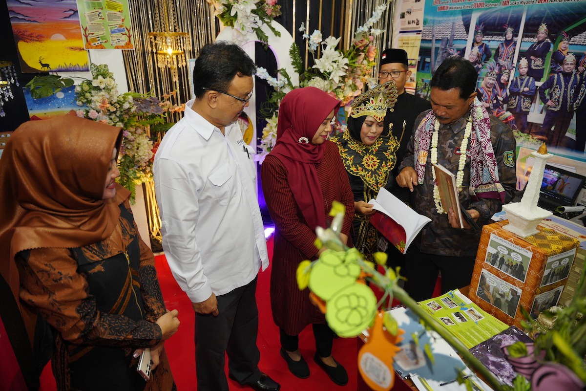 Foto 5 dari 8: Apresiasi Gelar Karya Guru, Wali Kota : Guru Harus Baik