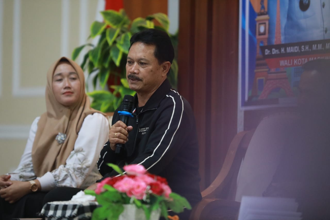 Foto 8 dari 10: Rakor Pemeliharaan Saluran Lingkungan Wilayah Manguharjo, Pemkot Tambah Anggaran Kebersihan Jadi Rp 10 Juta Per RT