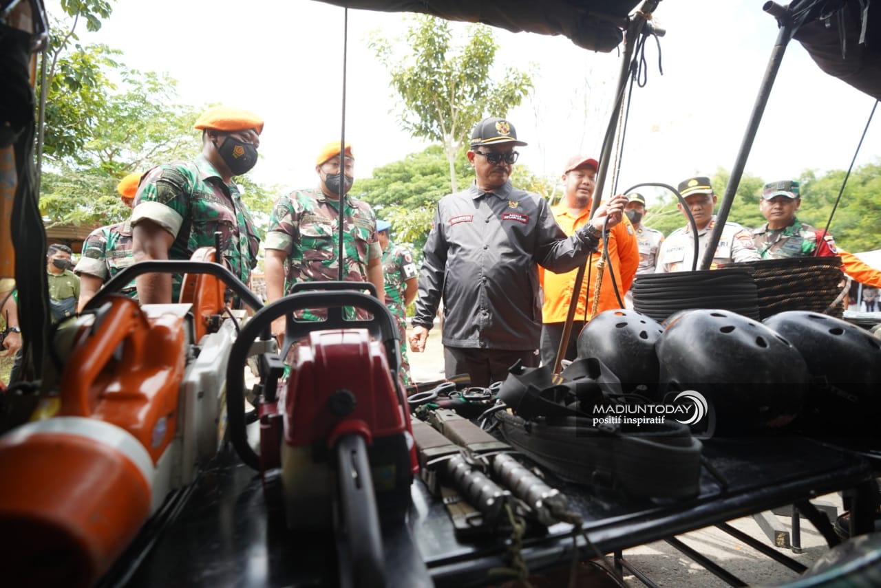 Foto 4 dari 9: Antisipasi Kebencanaan, Wali Kota Siapkan 180 Petugas Gabungan, Personil BPBD Siaga 24 Jam