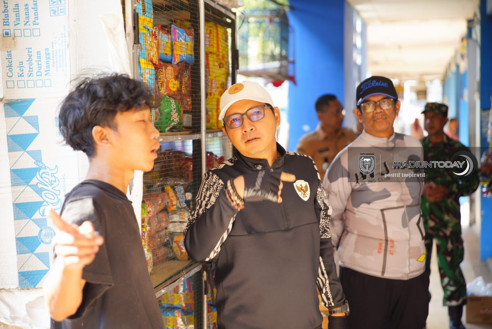 Foto 6 dari 9: Gowes Cek Lokasi KKMP Josenan, Plt Wali Kota Juga Tinjau Pasar Tradisional