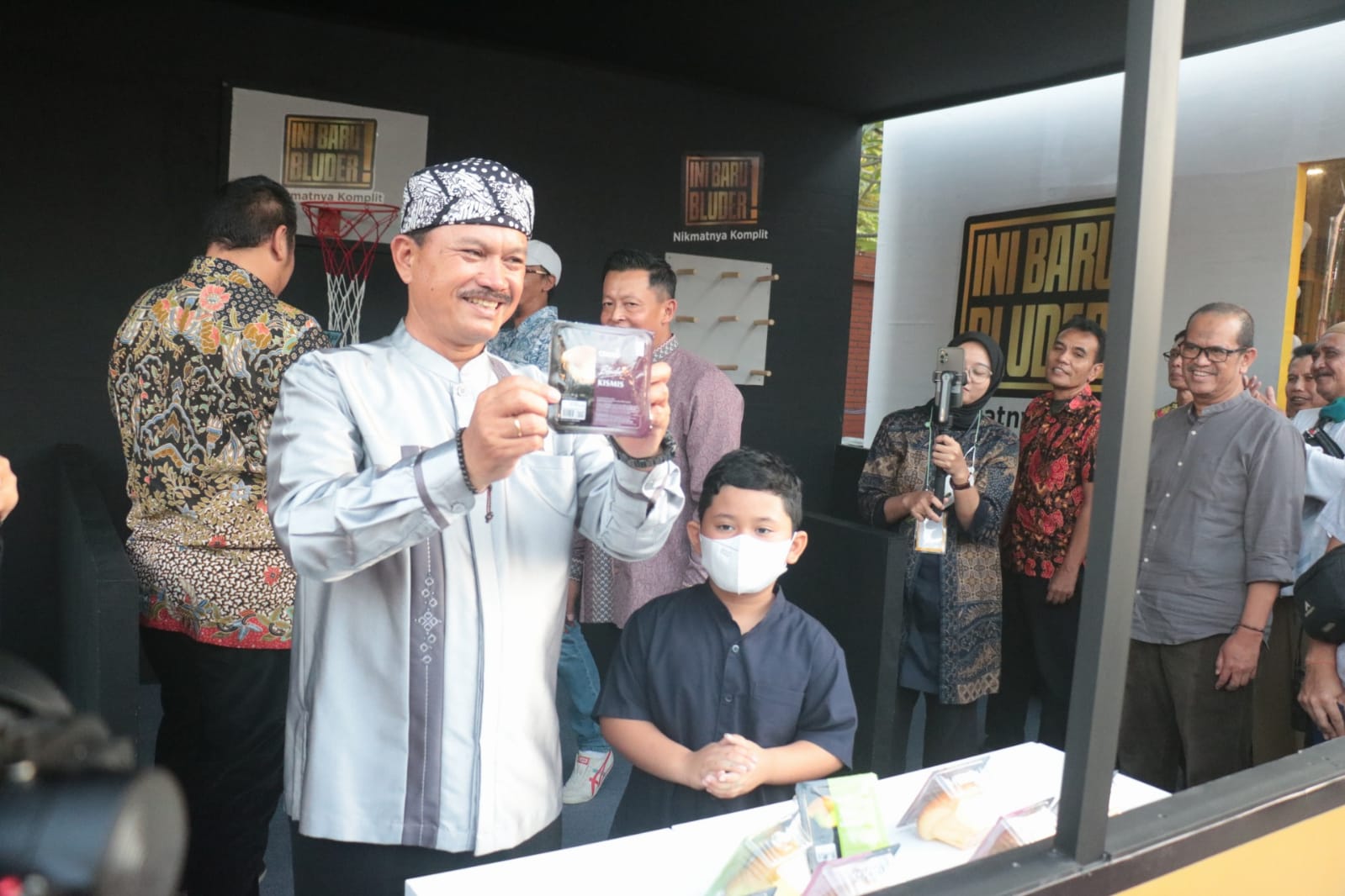Foto 12 dari 17: Buka Festival Ramadan Bluder Cokro, Wali Kota Harap UMKM Kota Go Internasional