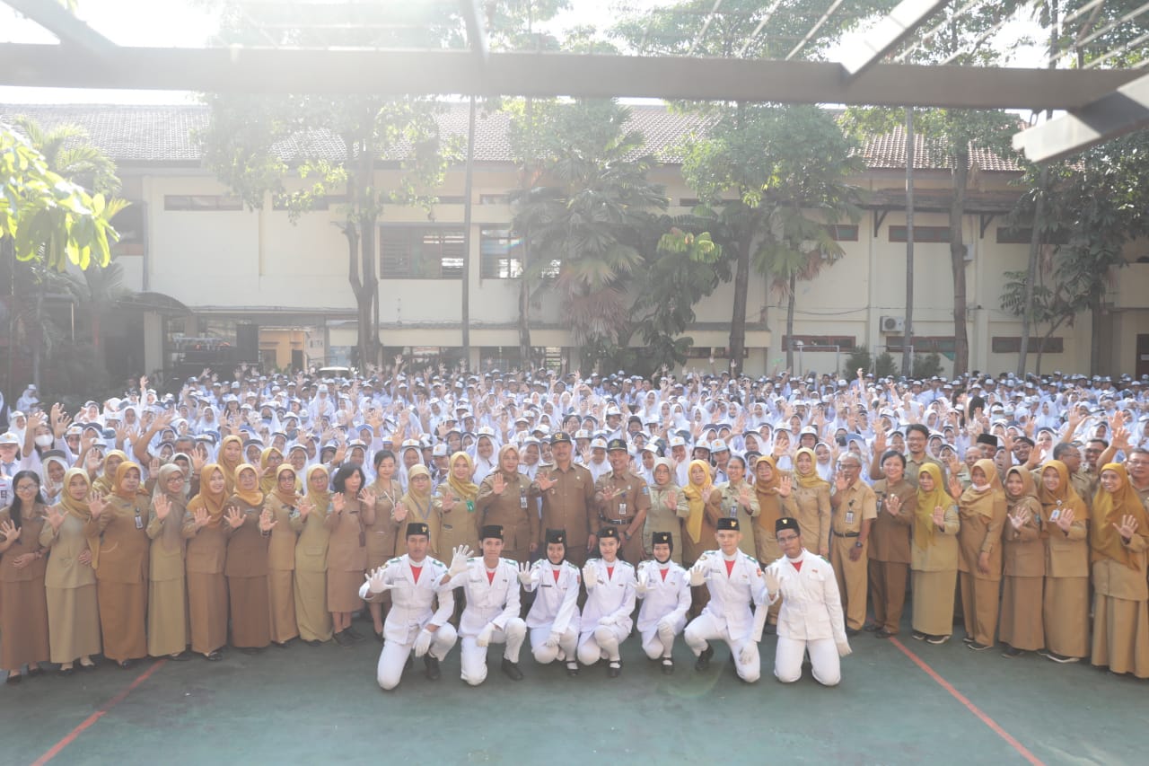 Foto 7 dari 11: Jadi Pembina Upacara di SMADA, Wali Kota: Banyak Alumni Sini yang Sukses di Berbagai Negara