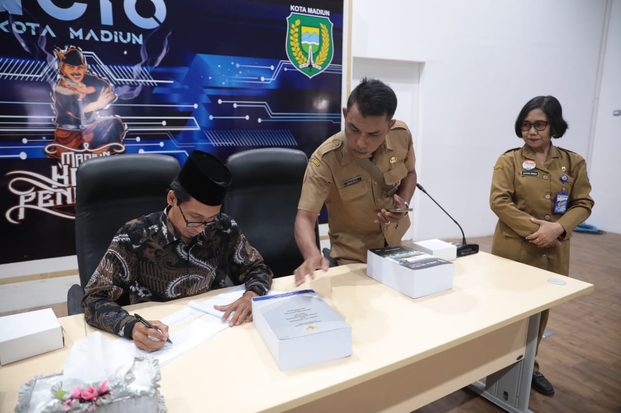 Foto 6 dari 12: KI Jatim Gelar Monev Keterbukaan Informasi Publik di Dinas Kominfo Kota Madiun