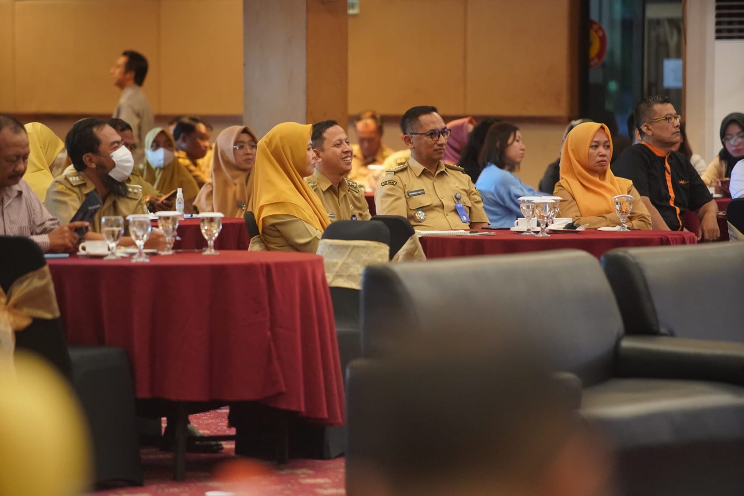 Foto 7 dari 10: Angka Pengangguran Semakin Turun, Wali Kota: Sejalan dengan Pertumbuhan Ekonomi Kota Kita