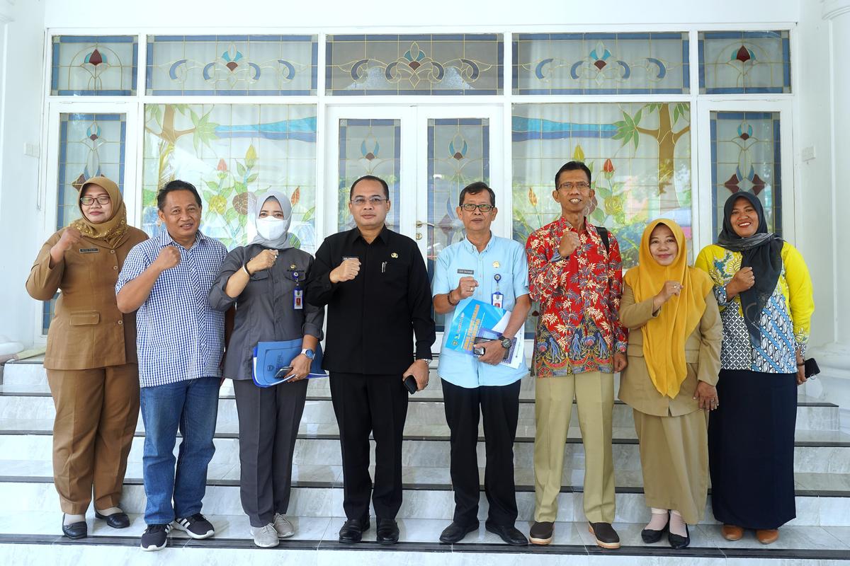Audiensi dengan Komite Literasi Madiun Kota, Pj Wali Kota Harap Bisa Saling Mengisi dengan Program Pemda