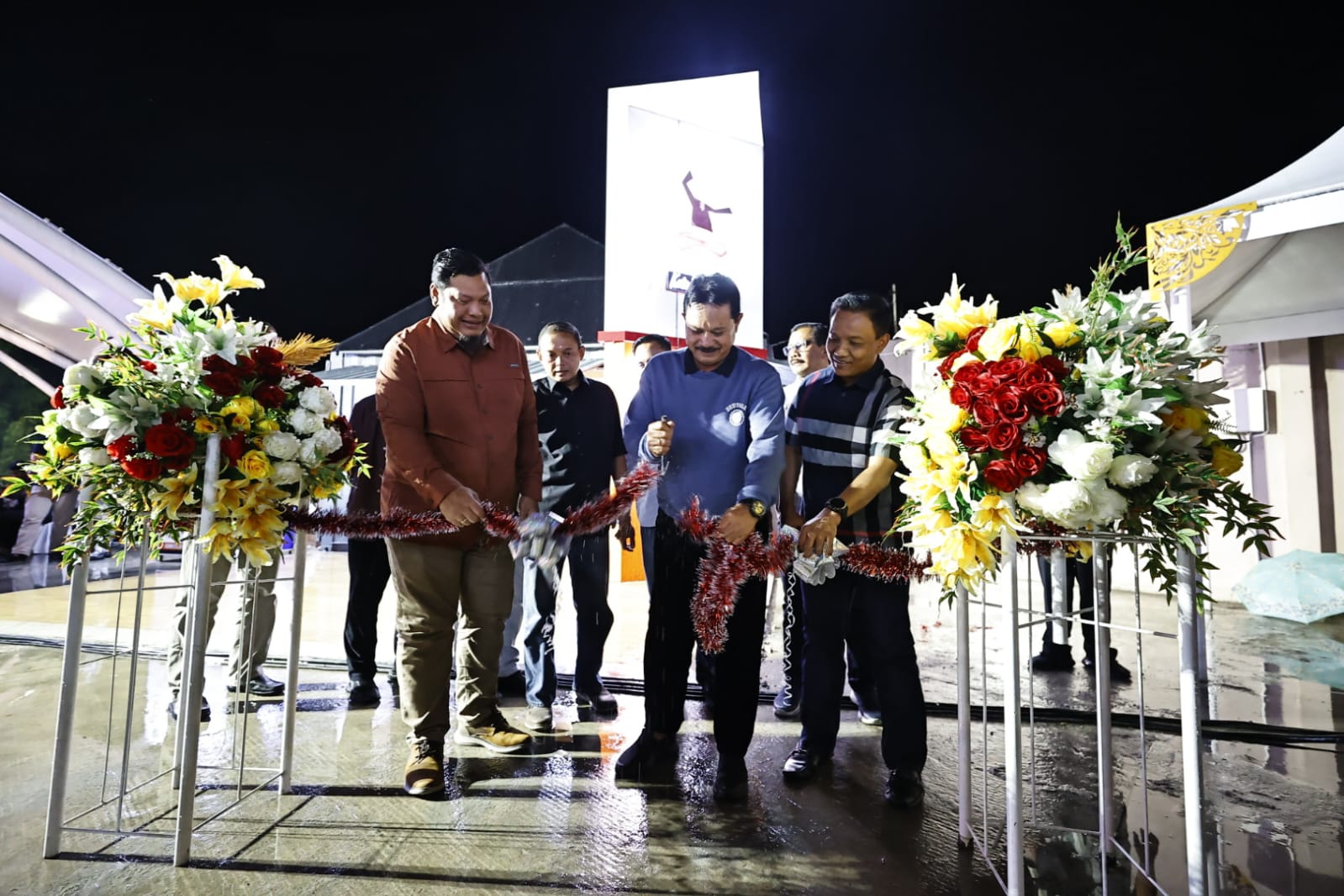 Foto utama berita: Buka Festival Pencak Silat dan Resmikan Warung NKRI, Wali Kota: Warung NKRI Simbol Keberagaman Dalam Kerukunan