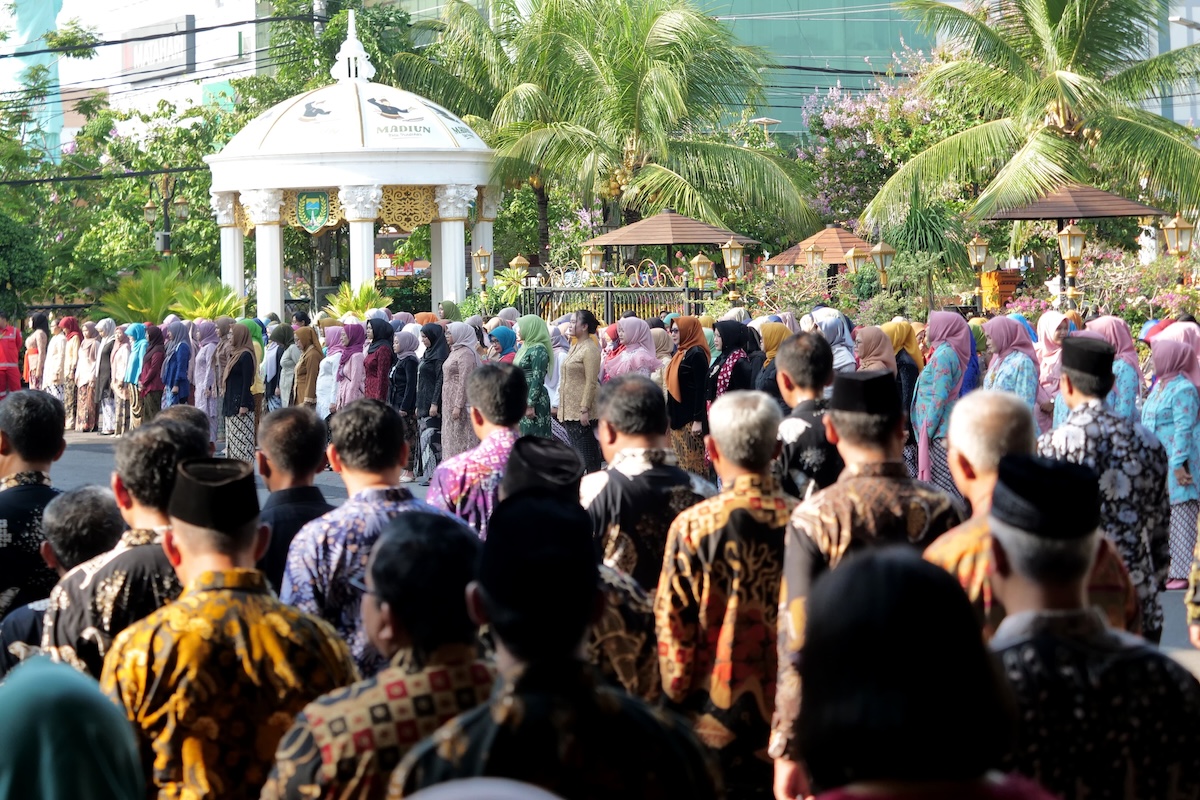 Foto 1 dari 26: Peringati Hari Ibu Ke-95, Wali Kota Gelar Upacara Bendera Hingga Perayaan Bersama Organisasi Wanita Kota Pendekar