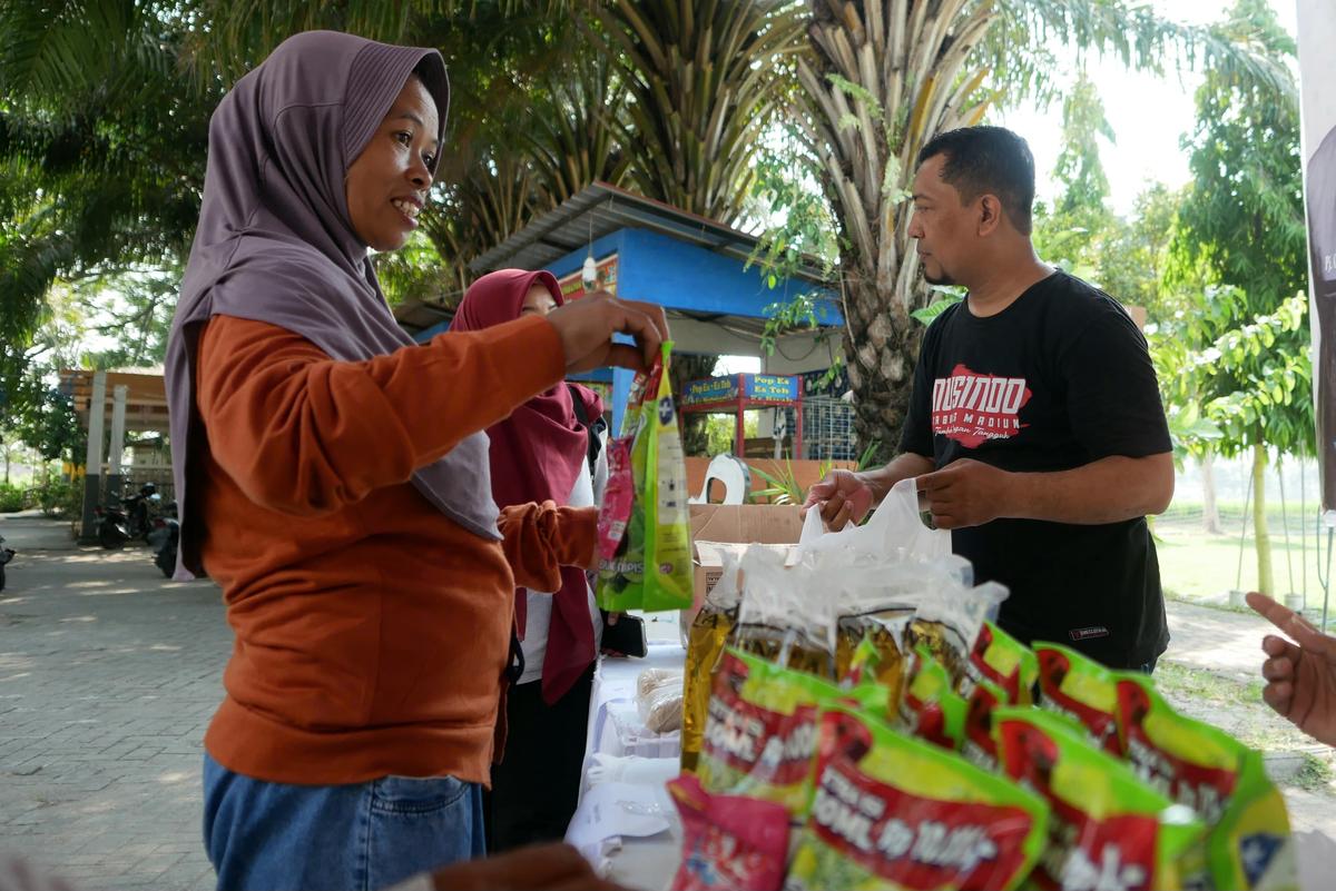 Foto 19 dari 19: Stabilisasi Harga Dan Stok Bahan Pangan, Pemprov Jatim - Pemkot Madiun Hadirkan Gerakan Pangan Murah