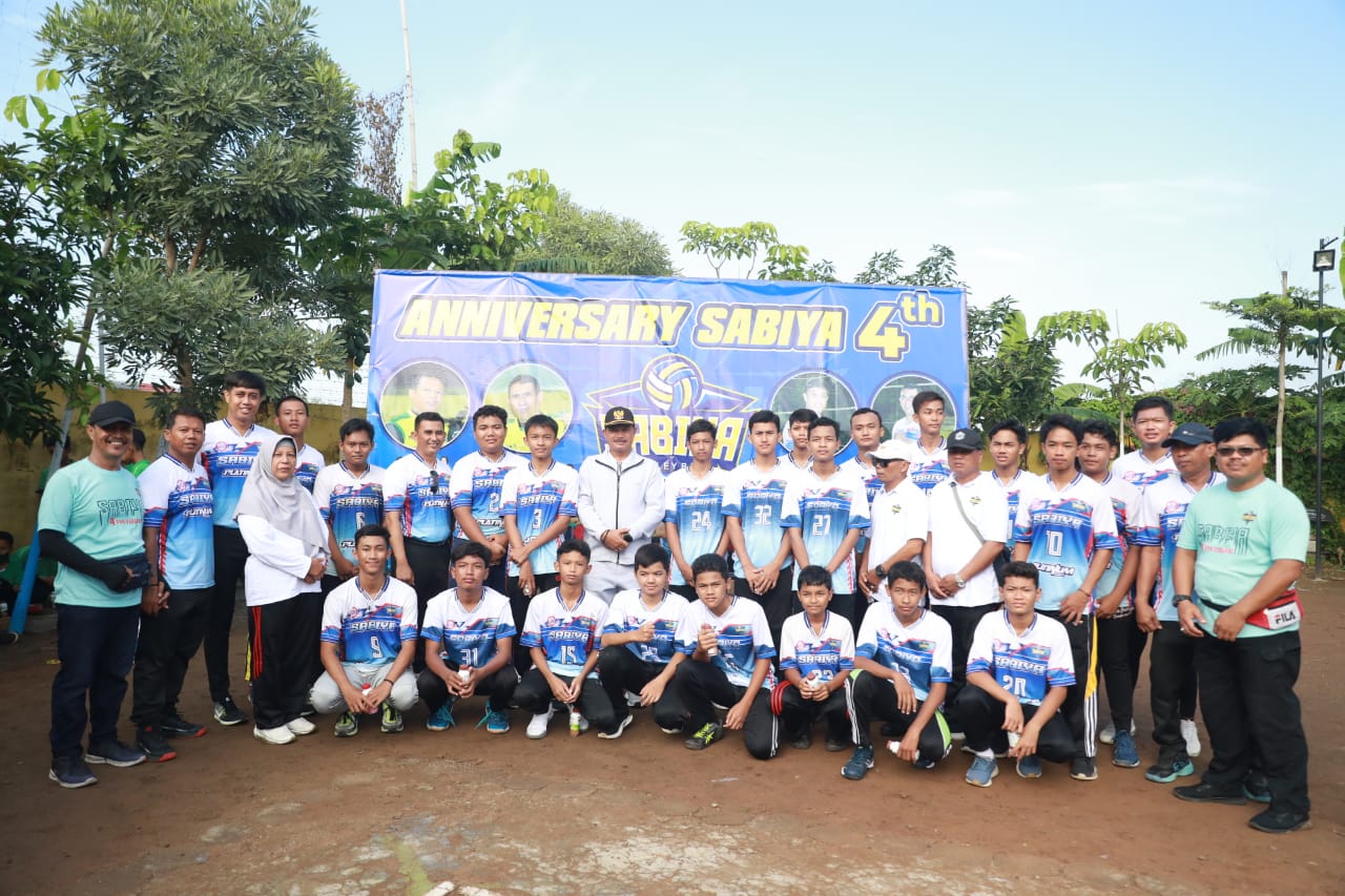 Foto 8 dari 14: Hadiri HUT Sabiya Volley Club, Wali Kota Beri Ucapan Selamat Dan Salurkan Santunan Bagi Warga Membutuhkan