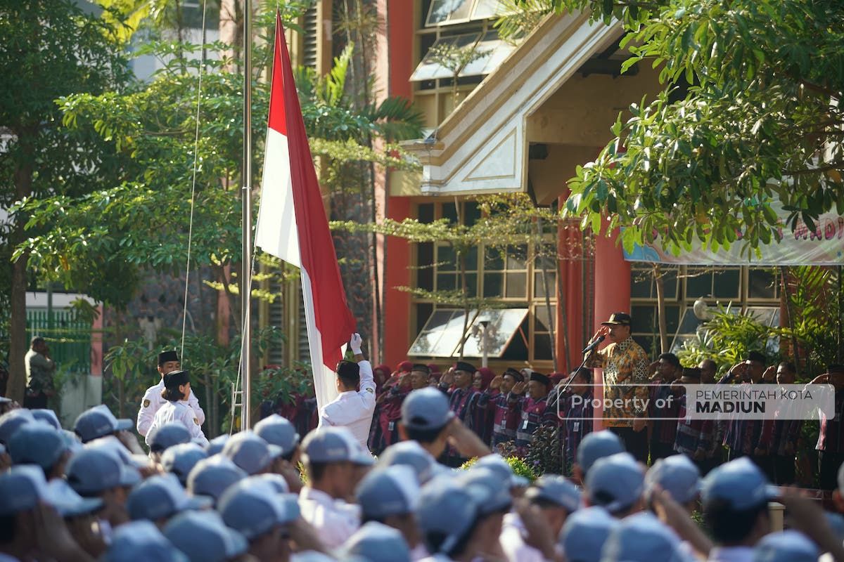 Mengenang Masa Sekolah, Wali Kota Jadi Pimpinan Apel Di SMAN 1