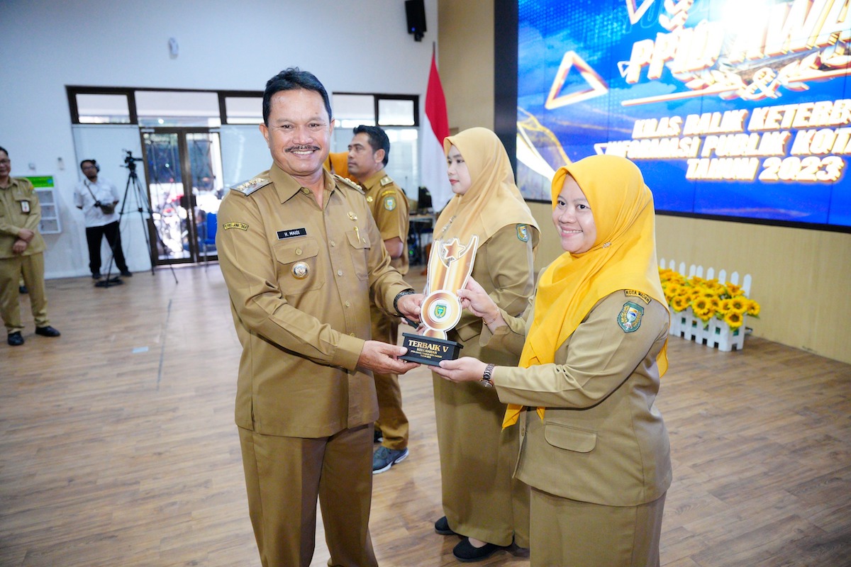 Foto 4 dari 8: Hadiri PPID Award, Wali Kota : Informasi Terbuka Itu Penting