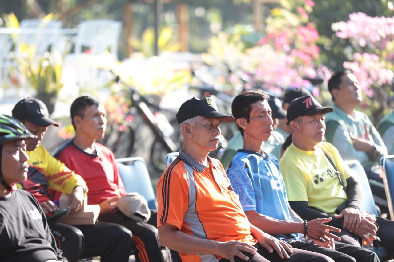 Foto 12 dari 16: Gowes Kecamatan Taman, Wali Kota Cek Pembangunan Hingga Ke Gang Kecil