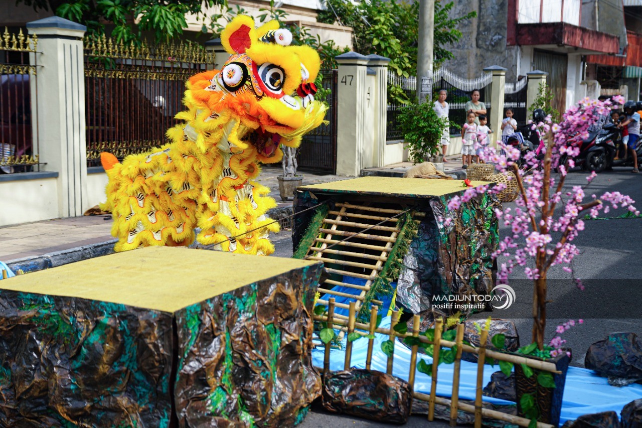 Foto 5 dari 8: Jadi Perwakilan Jatim, Xia Dragon and Lion Dance Madiun Siap Unjuk Gigi di Kejurnas FOBI 2022