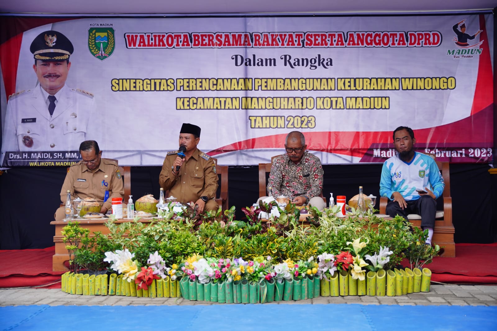 Foto 1 dari 10: Bertemu Warga Di Tiga Kelurahan, Wali Kota Sampaikan Pembangunan 2023