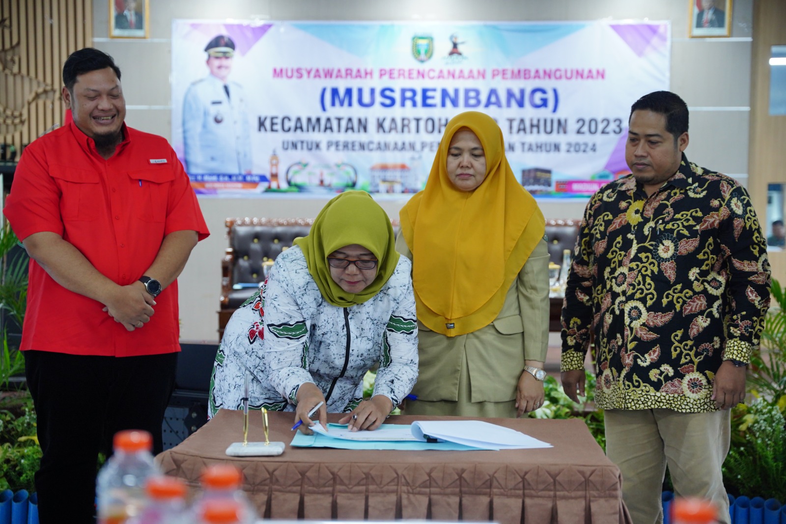 Foto 8 dari 10: Pastikan Usulan Pembangunan Tepat Sasaran, Wali Kota Pimpin Musrenbang Kartoharjo Dari Madinah