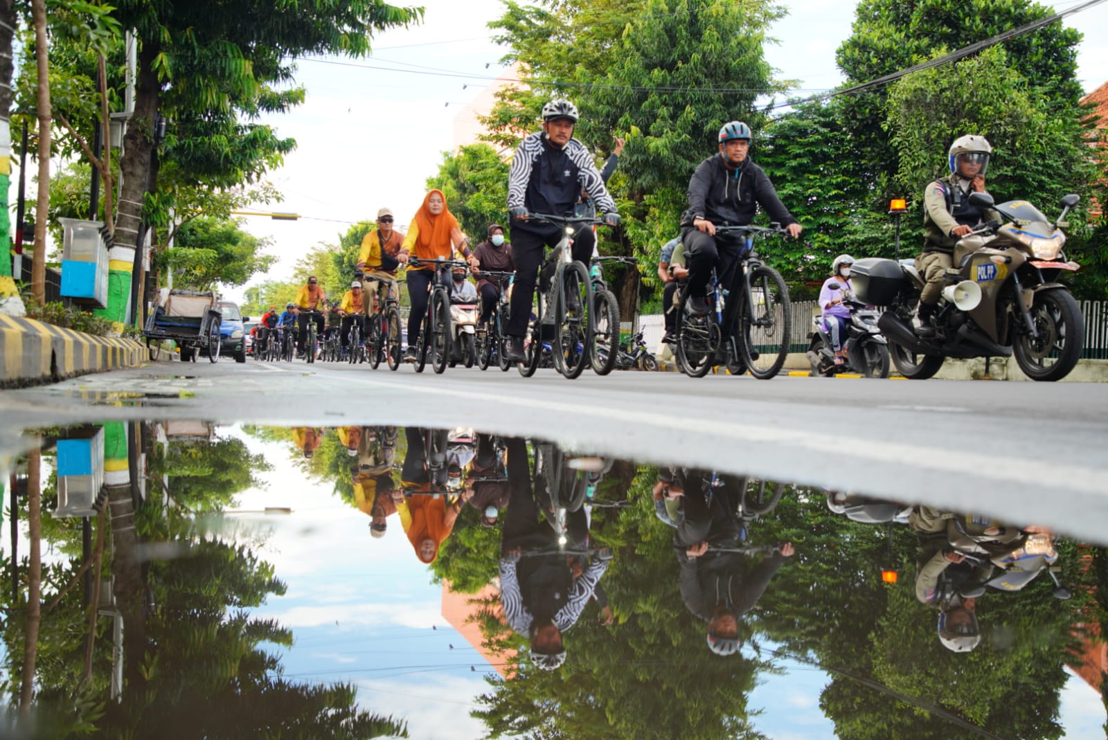 Foto 8 dari 10: Gowes Tiga Kelurahan, Wali Kota Cek Usulan Pembangunan 2024
