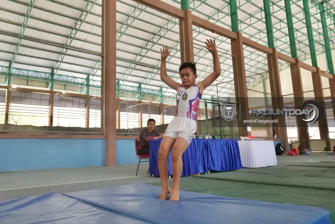 Foto 11 dari 13: Puluhan Pesenam Muda Kota Madiun Unjuk Aksi di Kejurkot Gymnastic 2026