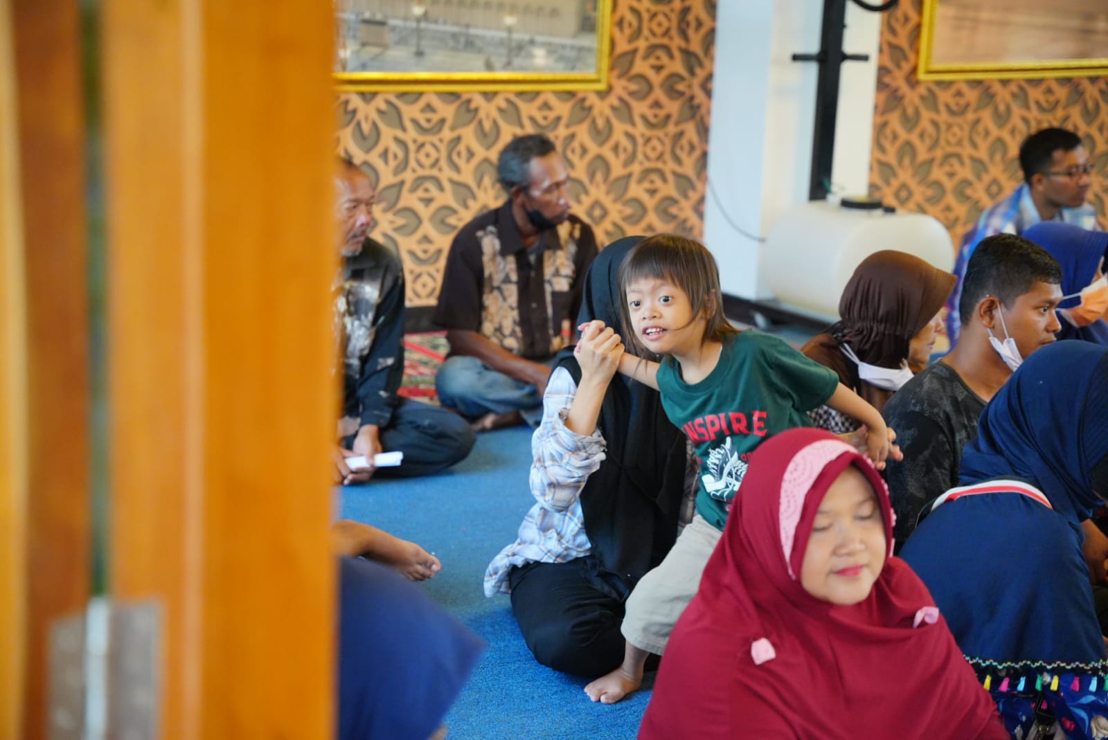 Foto 3 dari 10: Buka Bersama dengan Anak Yatim dan Disabilitas, Wali Kota Ingin Mereka Tetap Semangat dan Jangan Berkecil Hati