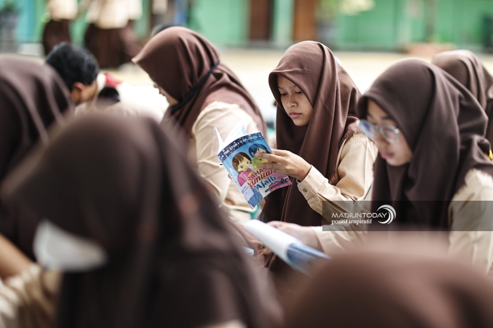 Foto 8 dari 8: Peringati Bulan Bahasa Dan Sastra, Smala Gelar Pemilihan Duta Literasi Sekolah