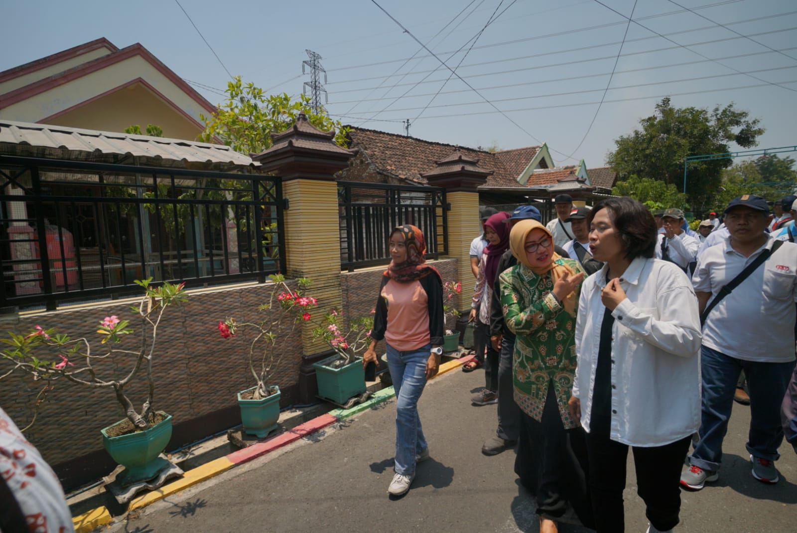 Foto 6 dari 11: Terima Kunjungan Studi Banding Dari Surakarta, Ketua TP PKK Paparkan Proklim Di Kota Pendekar