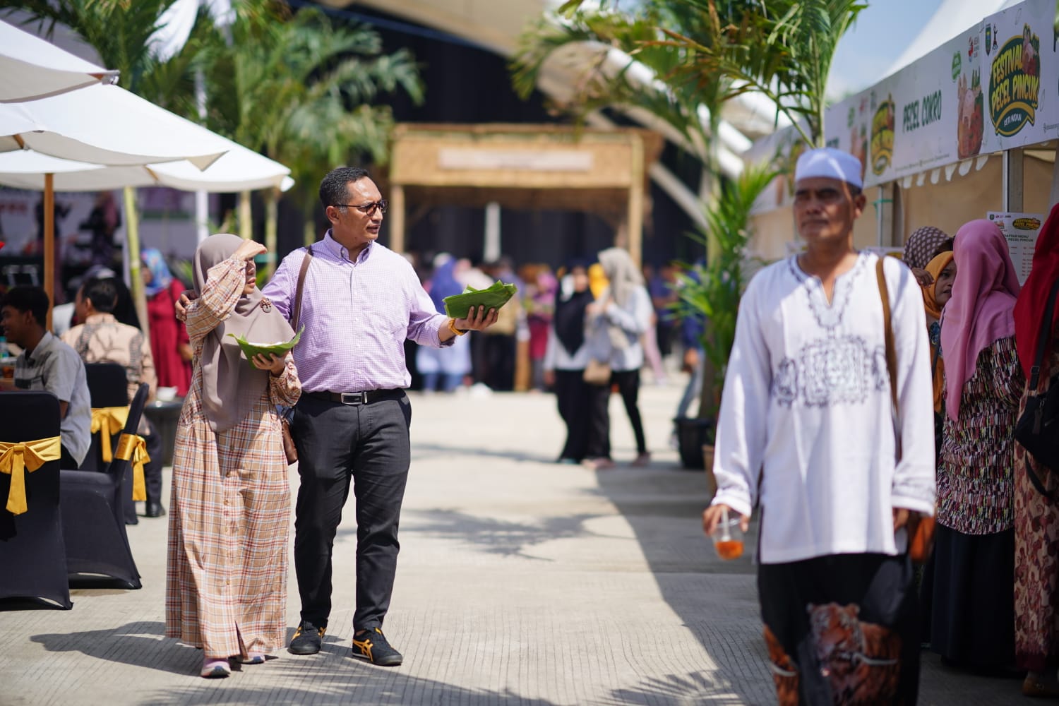 Foto 8 dari 10: Festival Pecel Pincuk Resmi Dimulai, Pemkot Siapkan 600 Porsi Gratis Hari Ini
