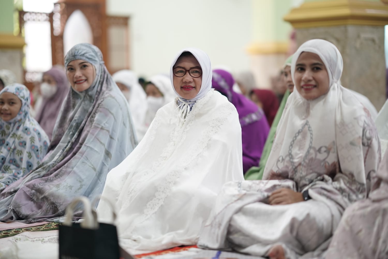 Foto 1 dari 8: Salat Idul Adha di Masjid Agung Baitul Hakim, Wali Kota Pesan Pembagian Tepat Sasaran