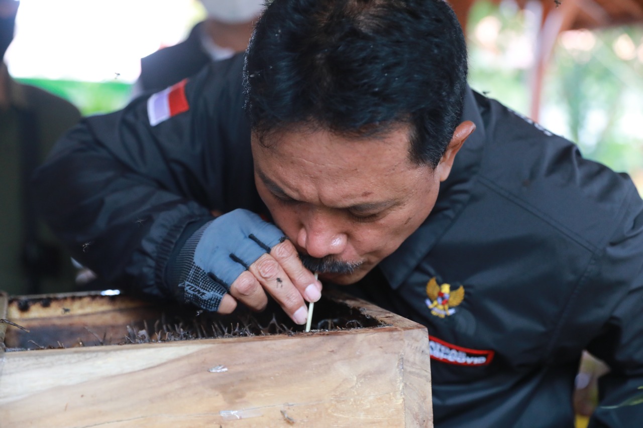 Foto 7 dari 15: Gowes Tiga Kelurahan, Wali Kota Serahkan Penghargaan Lomba Idol Hingga Cek Pembangunan Kota