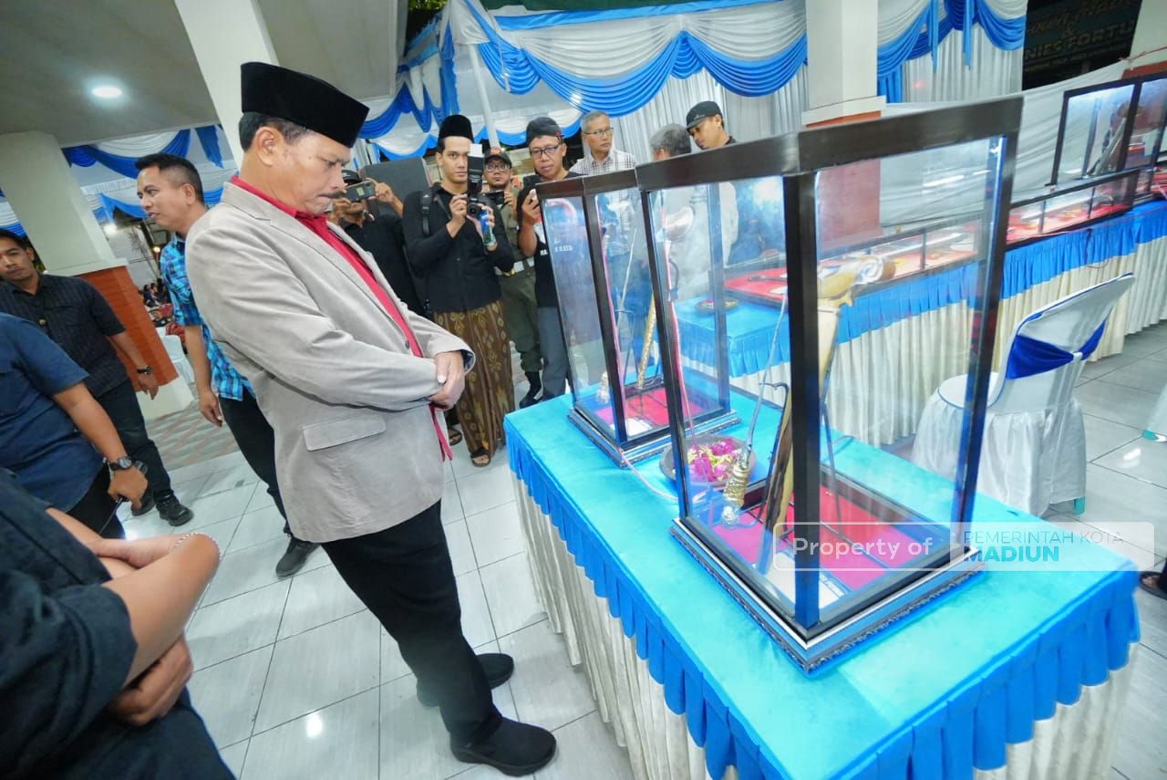 Foto 6 dari 8: Hadiri Gelar Pusaka, Wali Kota Apresiasi Penyelenggara Ikut Lestarikan Budaya