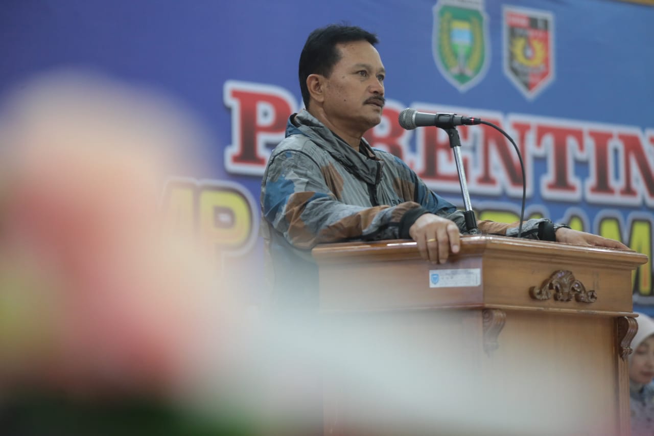 Foto 2 dari 13: Isi Seminar Parenting Di SMPN 1, Wali Kota Imbau Orang Tua Perhatikan Pergaulan Anak