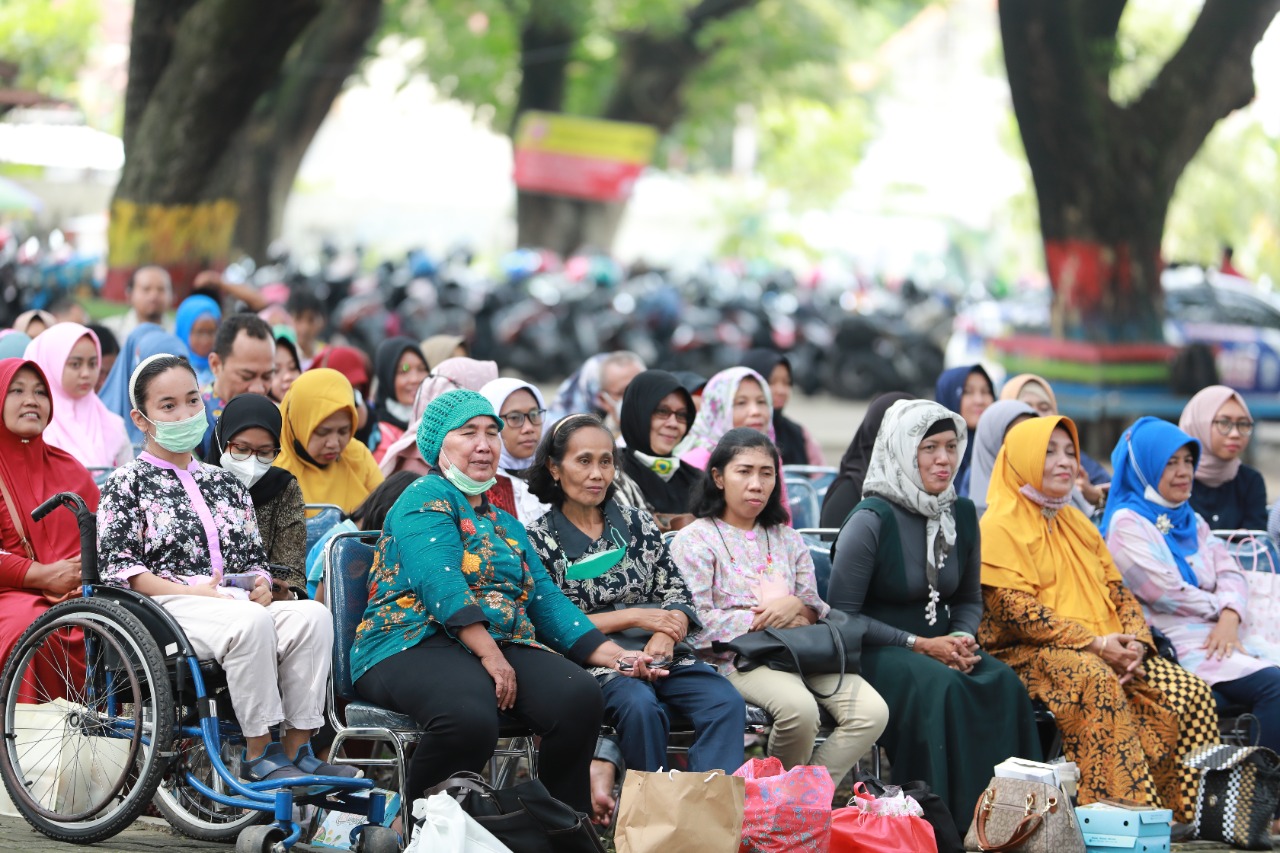 Foto 3 dari 9: Beri Pembinaan UMKM Kuliner, Wali Kota Pesan Tingkatkan Kualitas