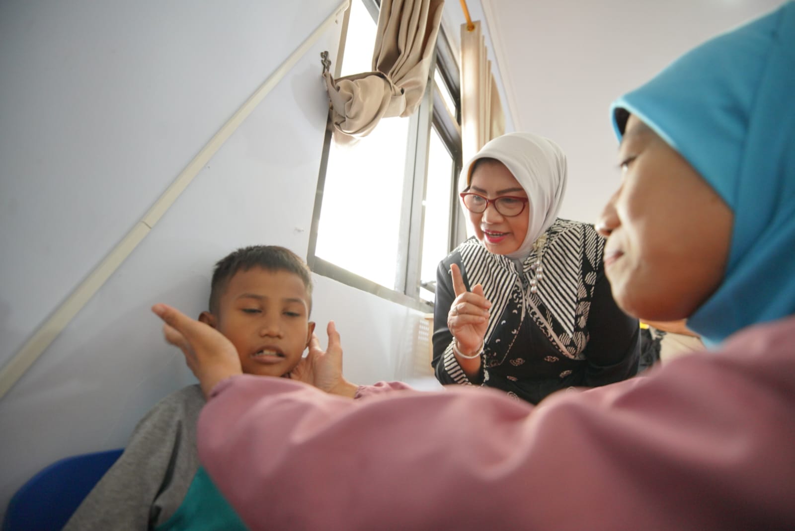 Foto 6 dari 7: Dapat Bantuan Kemensos RI, Ada Terapi Wicara, Okupasi, dan Fisioterapi Gratis di Kota Madiun