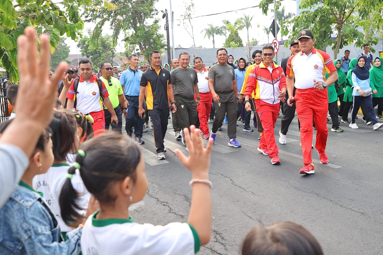 Foto 5 dari 6: Sukses dalam Pembangunan, Wali Kota Maidi dapat Apresiasi dari Panglima TNI