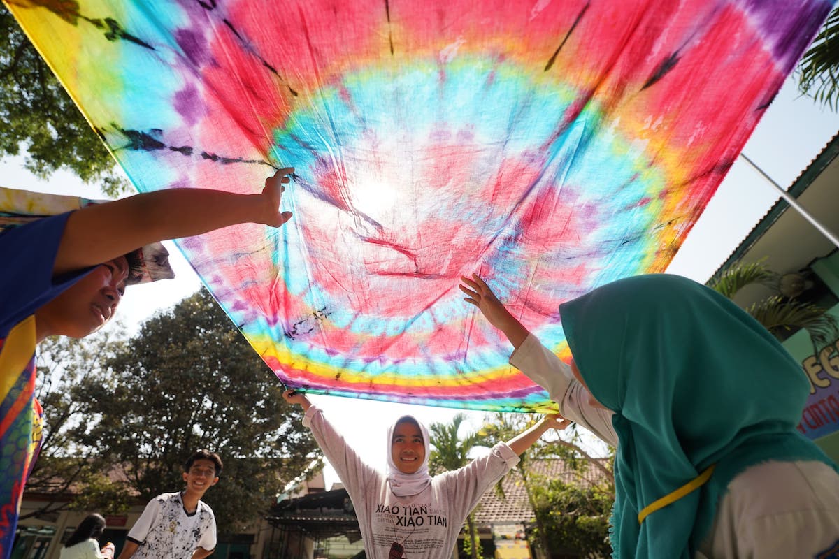 Foto 3 dari 9: Tingkatkan Kreativitas Siswa, SMPN 4 Kota Madiun Gelar Pelatihan Membatik Pada Siswa