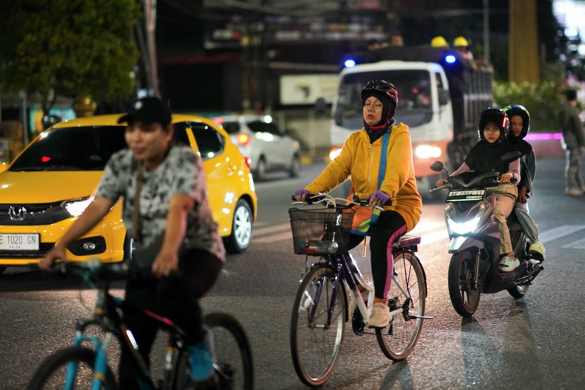 Foto 23 dari 23: Beragam Keseruan Gowes Malam, Wali Kota Apresiasi Antusiasme Masyarakat