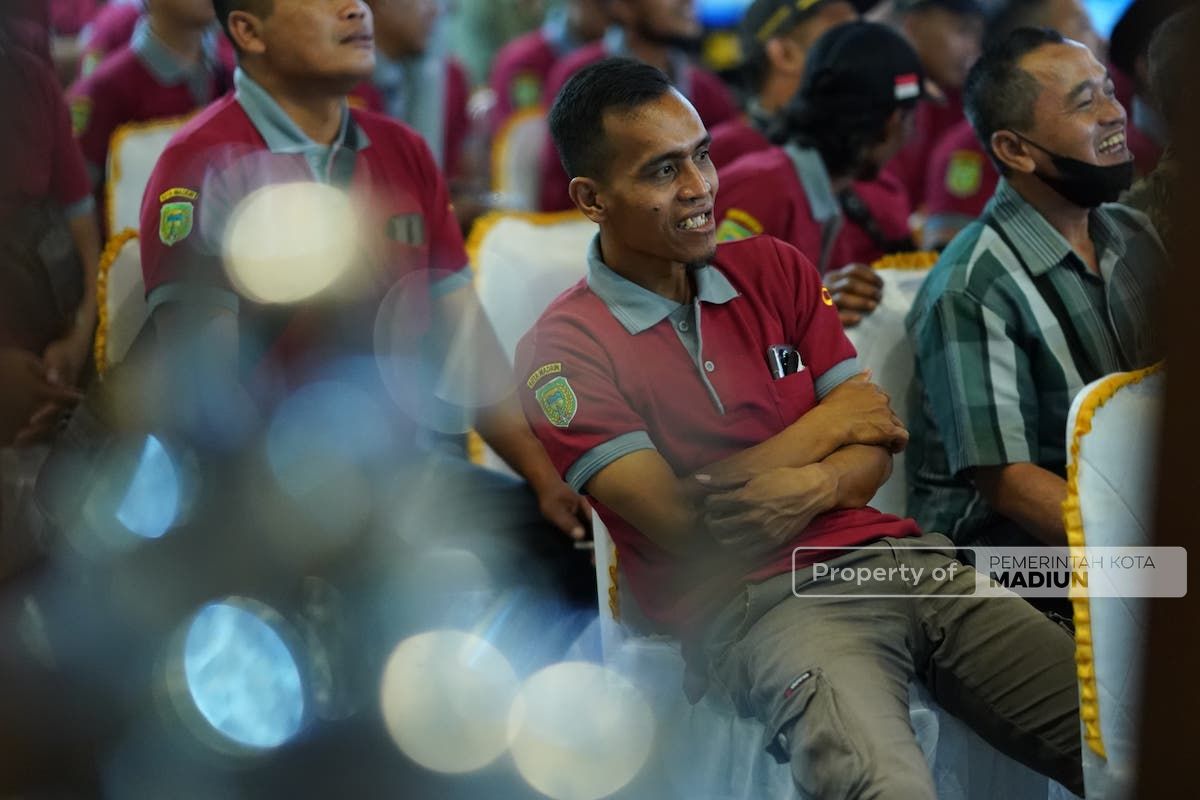 Foto 2 dari 9: Beri Pembinaan Pegawai Dinas Perdagangan, Wali Kota Harap Adanya Peningkatan Kualitas SDM